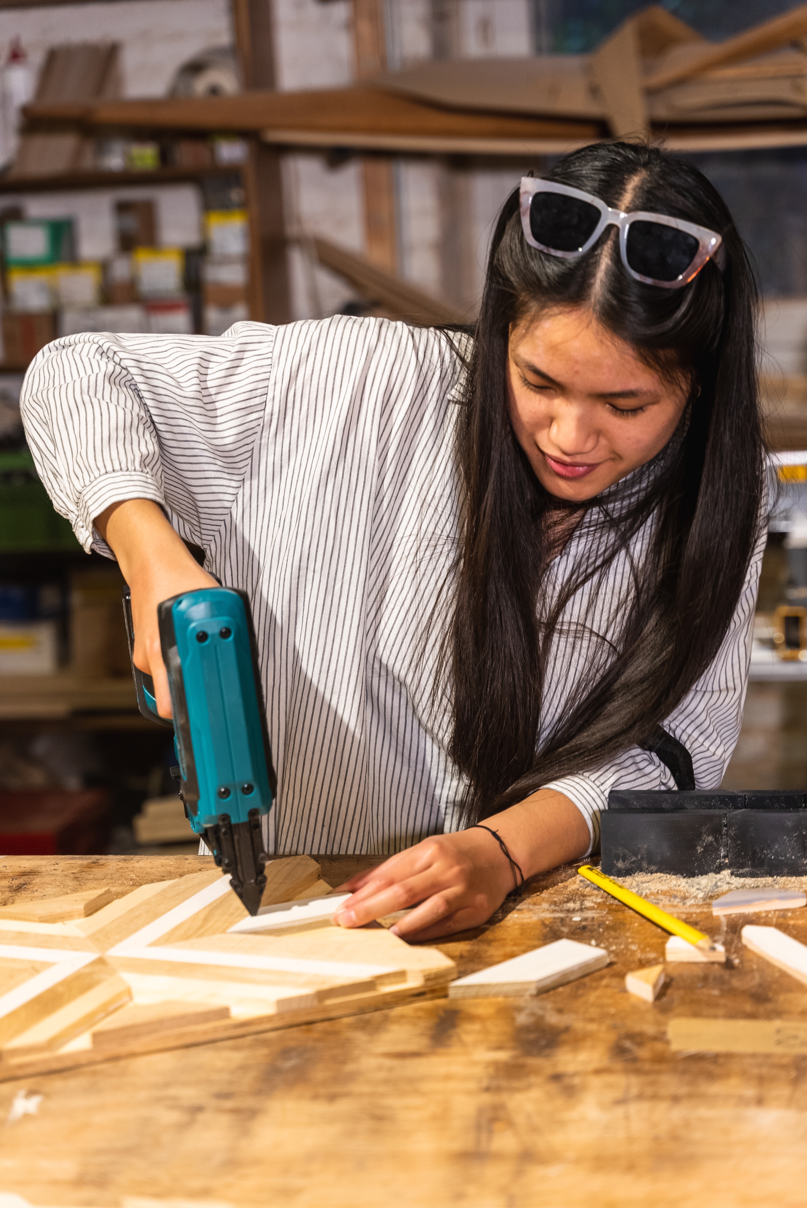 Outdoor Holzkurs in Berlin: Erschaffe ein Holzkunstwerk