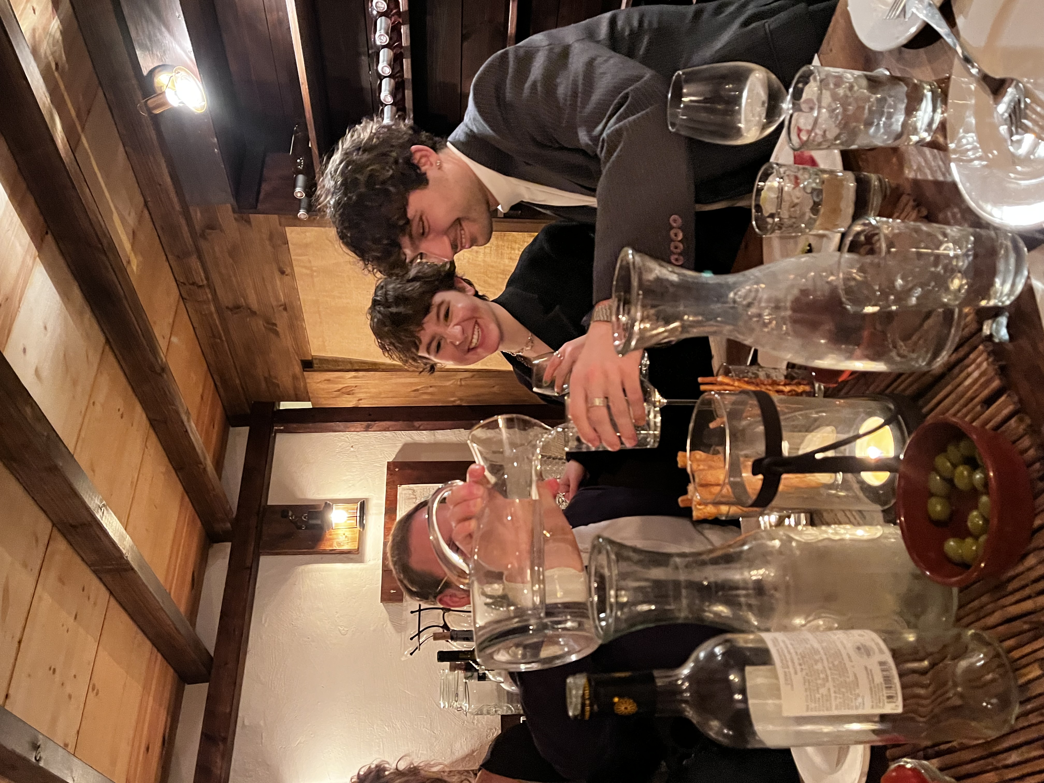 Gourmetweinprobe mit Champagner und französischen Chansons