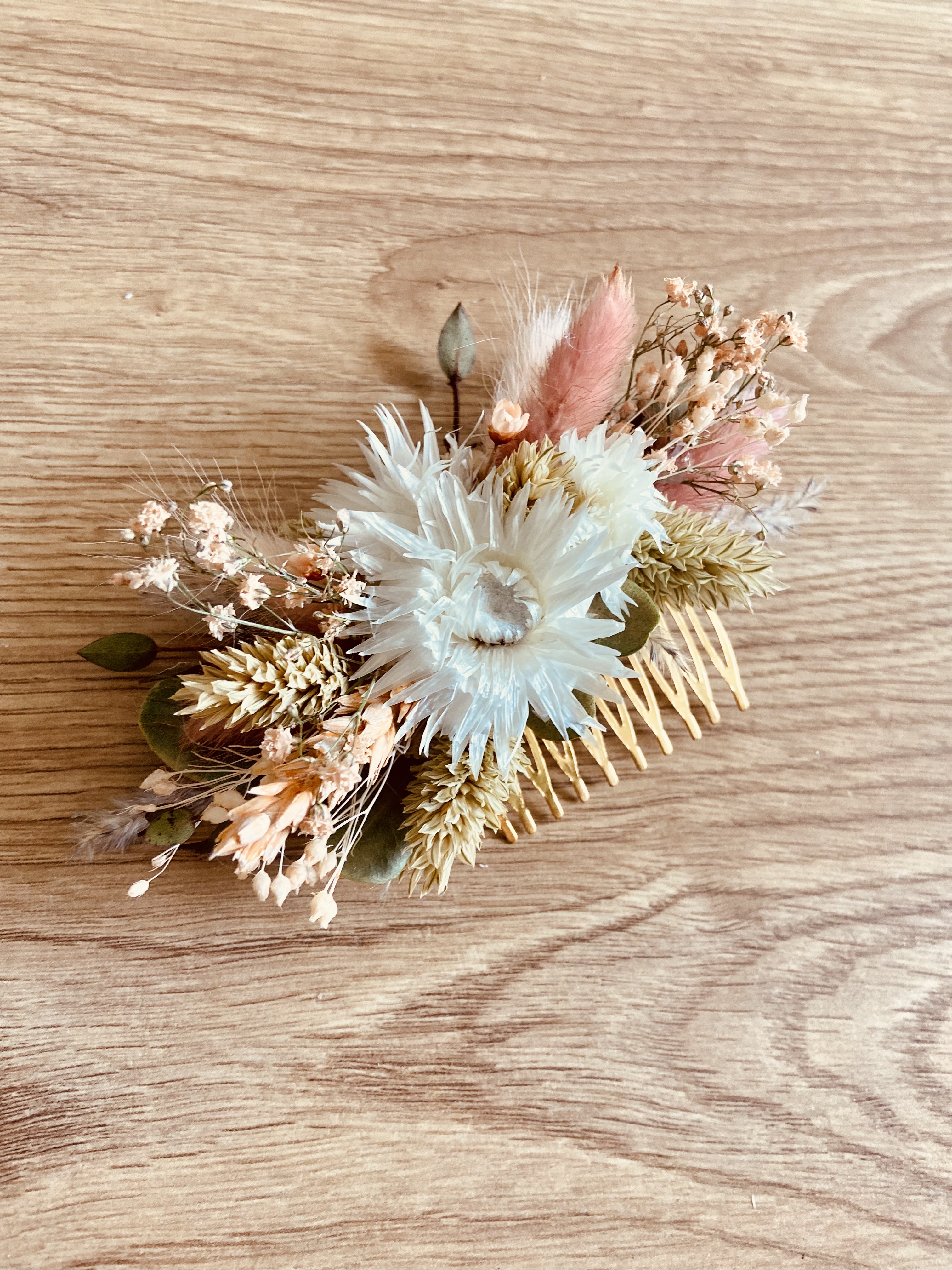Create dried flower hair comb in Cologne | konfetti